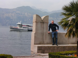 DIGITAL CAMERA